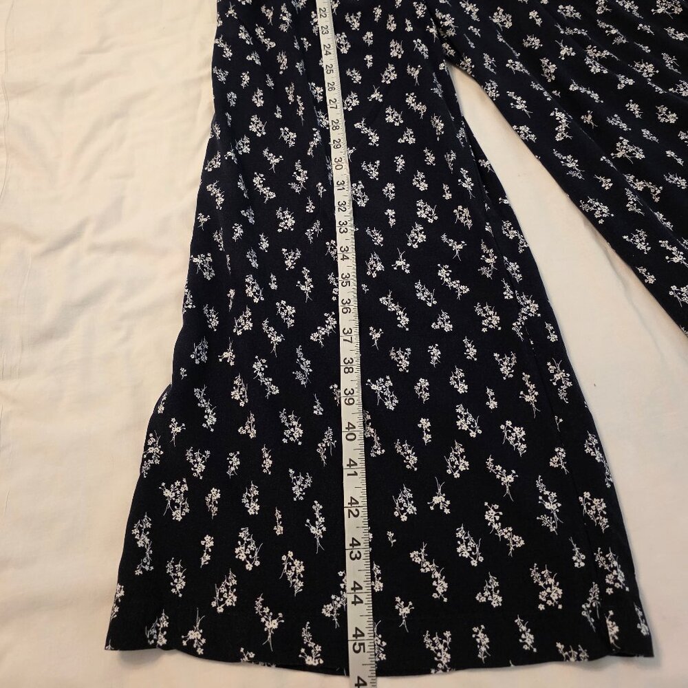Mi Ami women's wide legged romper jumpsuit, size S. - Picture 5 of 10